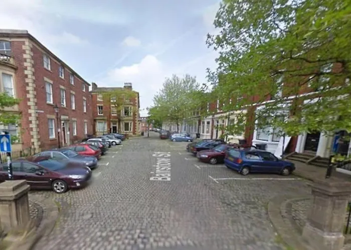 Large 2 Bedroom City Centre Apartment + Parking