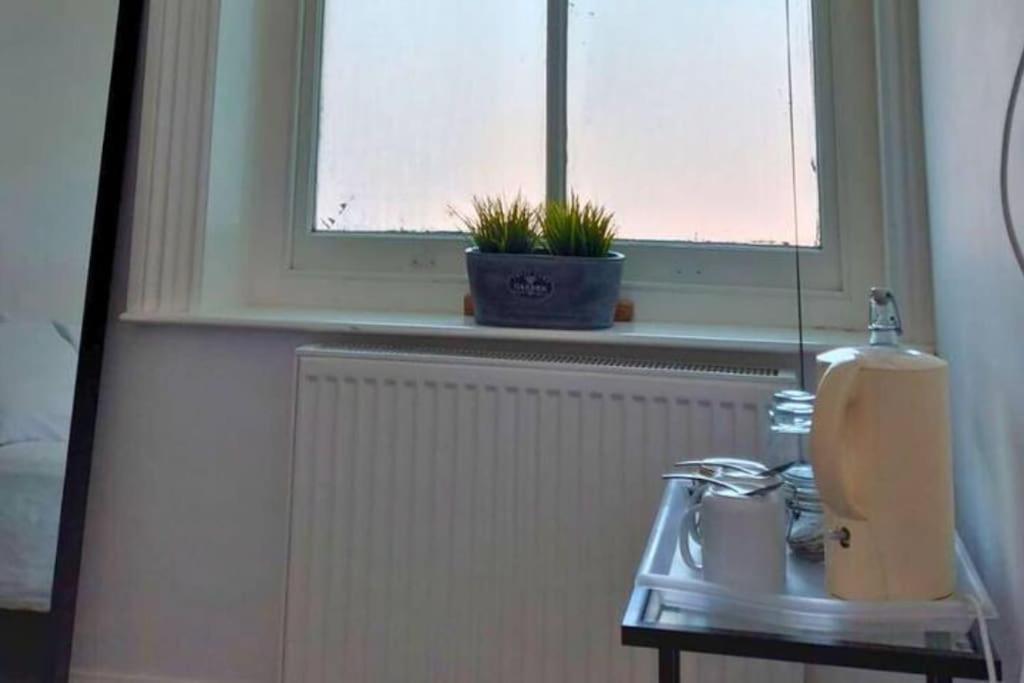 Large 2 Bedroom Centre + Parking