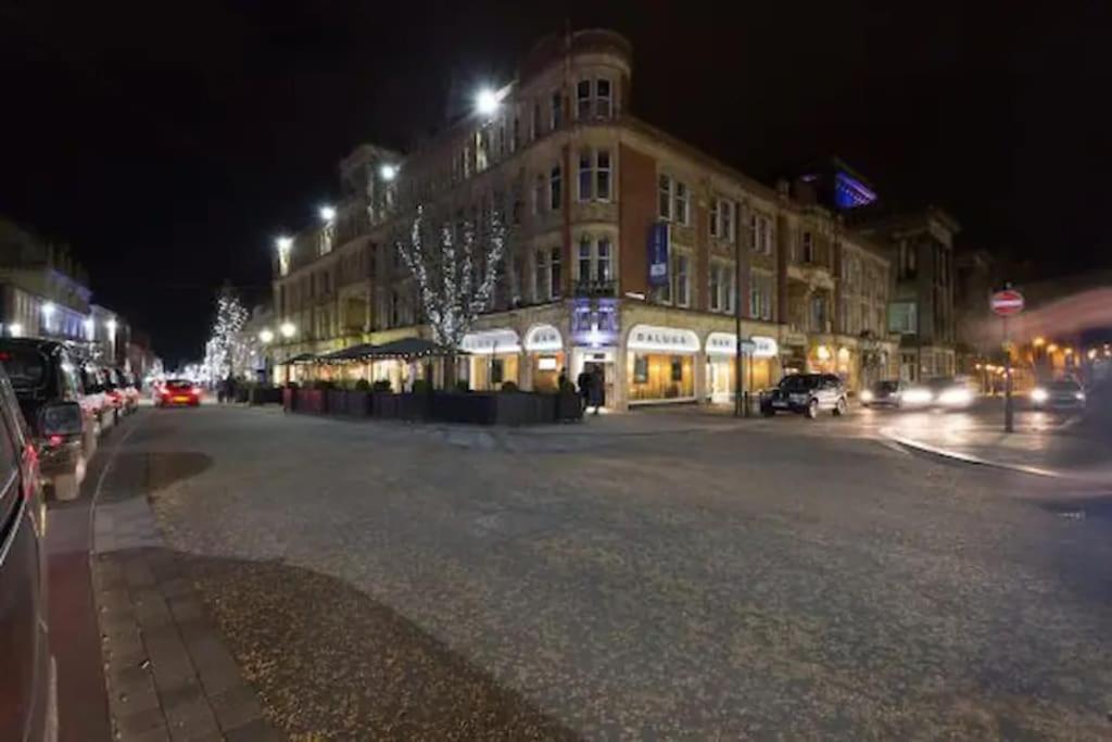 Large 2 Bedroom Centre + Parking